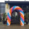 Medium Classic Ballonnenboog Blauw-bubblegum-oranje-fuchsia