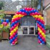 Medium Classic Ballonnenboog Fuchsia-geel-royal blue